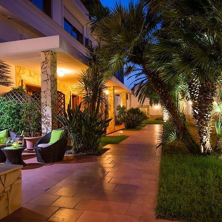 Birkin Apartments กาญารี ภายนอก รูปภาพ